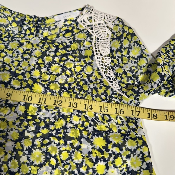 Lush Floral Button-Back Top - Picture 8 of 12